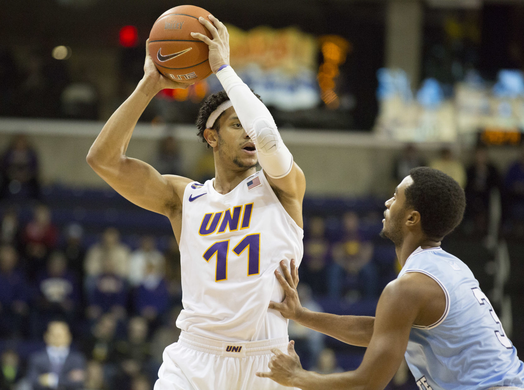 010720kw-uni-basketball-07